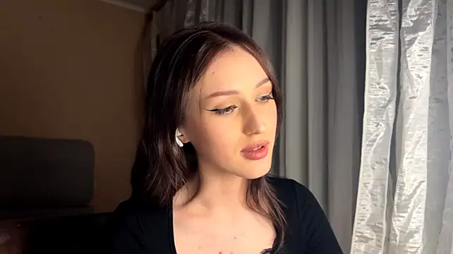 ShannanWohlers live cam on StripChat