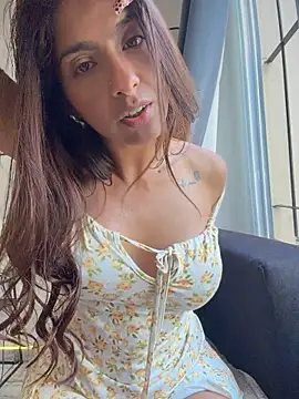 chicachocolate01 (F young) - Oil tits and Kisses dildo