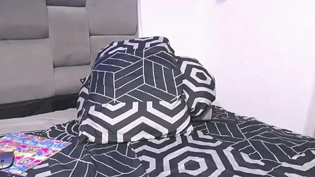 Sharloth_milf webcam
