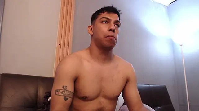 Diego_salvatore live cam on StripChat
