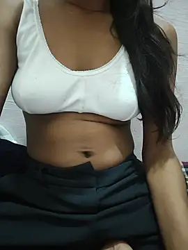 Black_beautyqueen live cam on StripChat