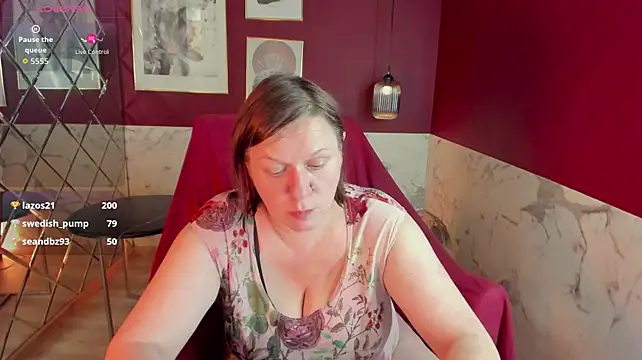 KellyPerfection live sex cam
