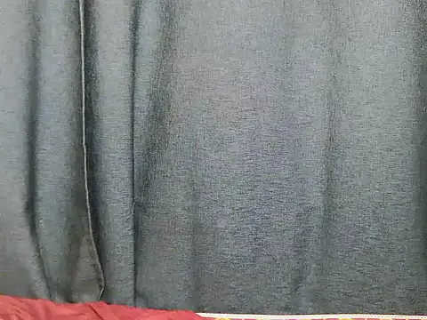 Zari_wet webcam