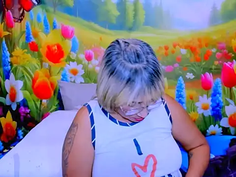 indianroxy webcam