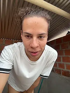 grey___27 live cam on StripChat