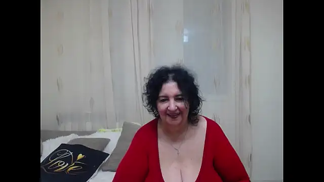 maturekorine live cam on StripChat