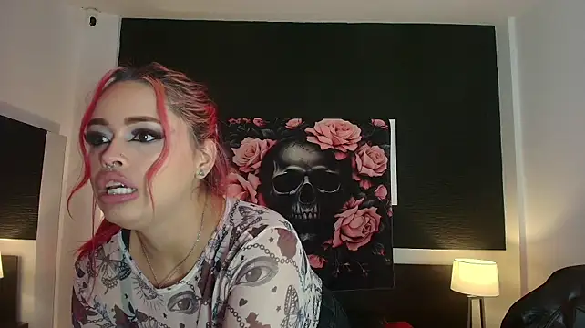 EvaaFoxxy1 live cam on StripChat