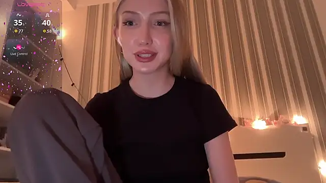 Awwwrora webcam