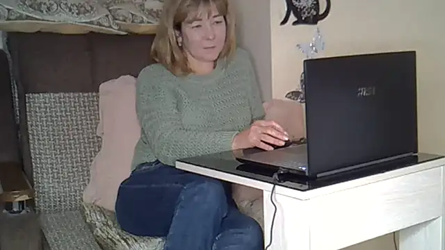 EllaJohnsonX webcam