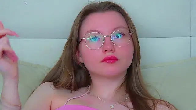 KeiraAsti webcam