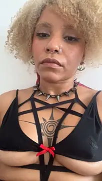 lillith_bloomy webcam