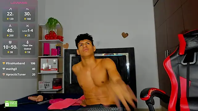 Nicolas_AthleticBoy live cam on StripChat