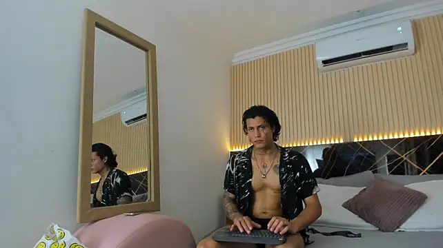Damian_romanoff_ live cam on StripChat