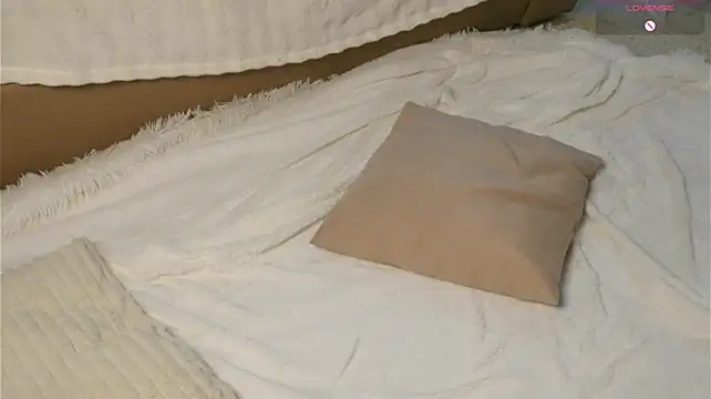 TeaseMeeBaby webcam