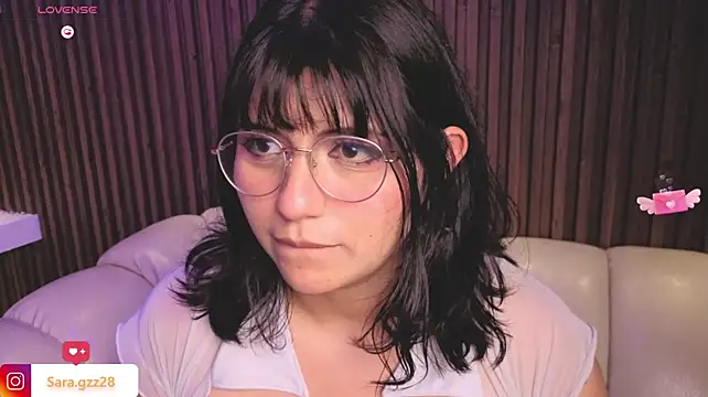 SaraLyynn webcam
