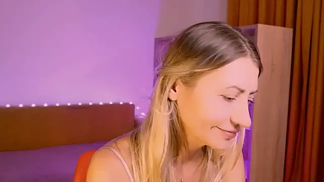 ZoeGrant webcam