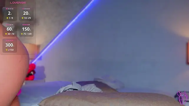 maaluh live cam on StripChat