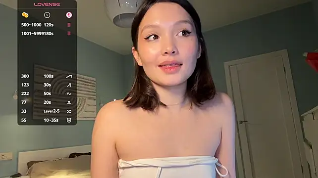 RochelTrewhitt live cam on StripChat