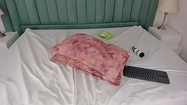 kimjonnes01 webcam