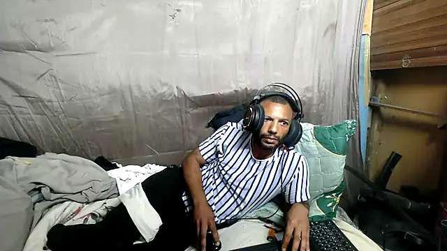 Camodick live sex cam