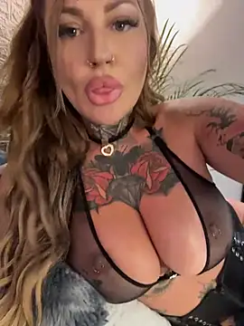 krysstal003 live cam on StripChat