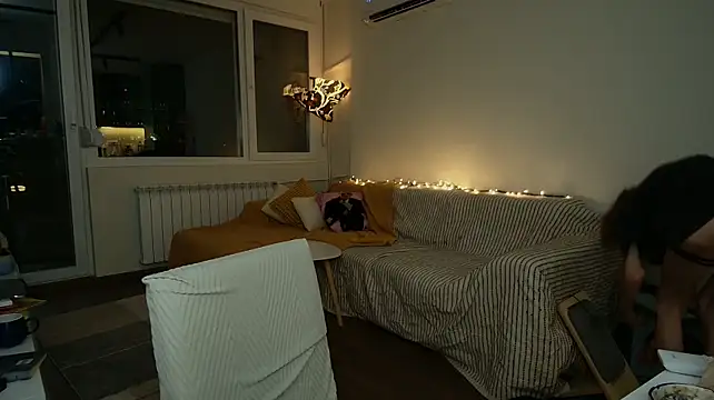 amber_quell_here webcam