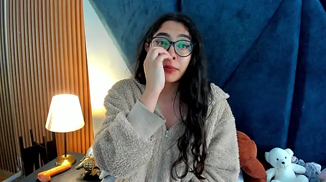 Olivia_Collinns1 live cam on StripChat