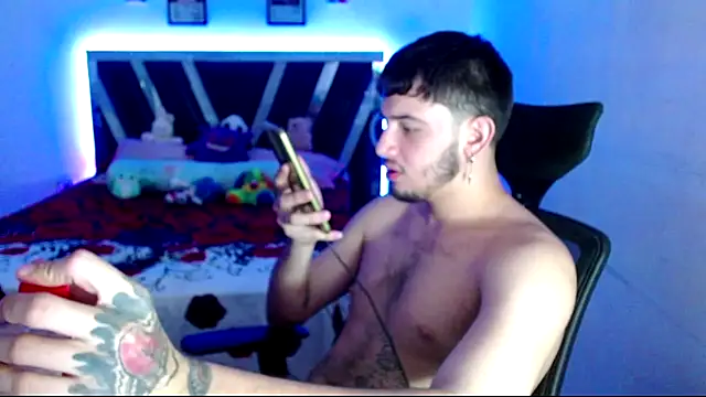 Sebasxxl12 live cam on StripChat
