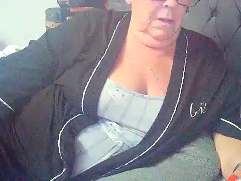 Playful_MILF_Demi