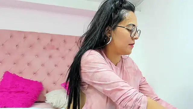 Siren_Fox live cam on StripChat