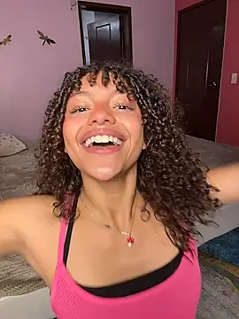 CurlyLia_