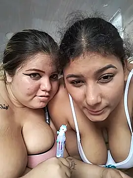 Sara_y_Amy webcam