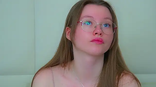 KeiraAsti webcam