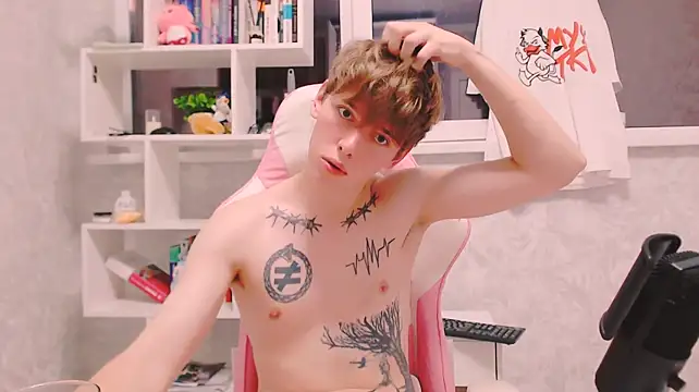 Fredd_Xanders live cam on StripChat