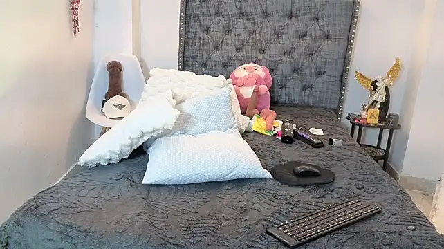 kyana_cream webcam