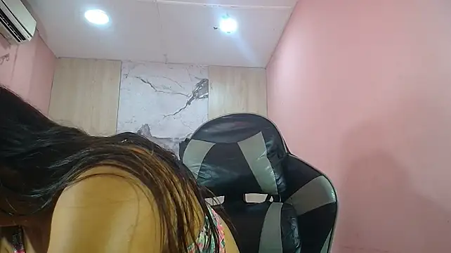 Shara_hot26 webcam