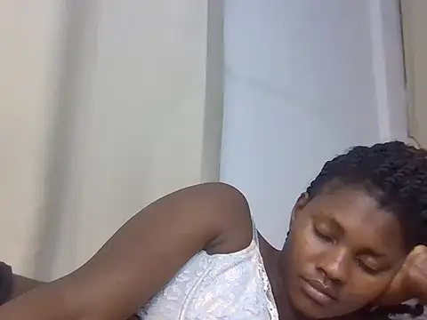 smallprettygal webcam