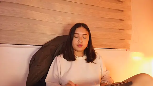 PamelaCollinsVS webcam