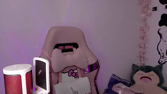 Haelycute live cam on StripChat