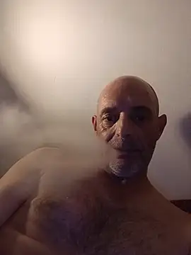 Yan57000 live cam on StripChat