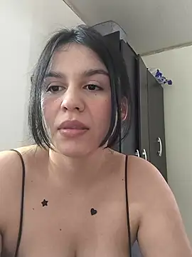 Daniela-rosee live cam on StripChat