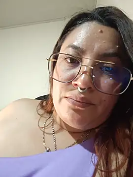 samm_curvy live cam on StripChat