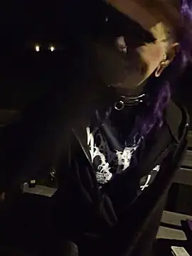 purple_coffin666 (G young) - Show boobs