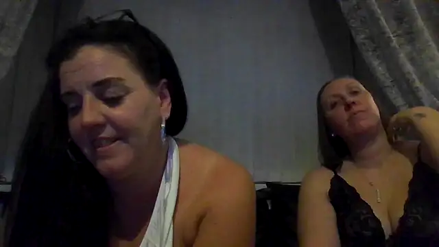 riot_raven live cam on StripChat