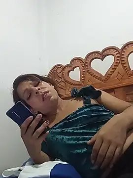 blondebitchlitle webcam