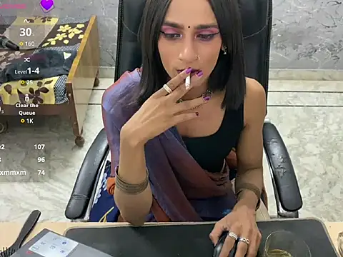 LuvLayla webcam