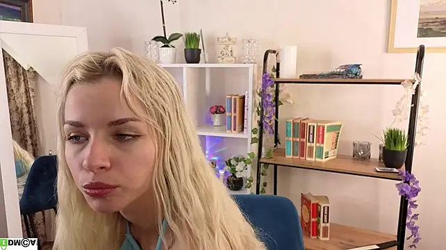 Naomi_Demio webcam