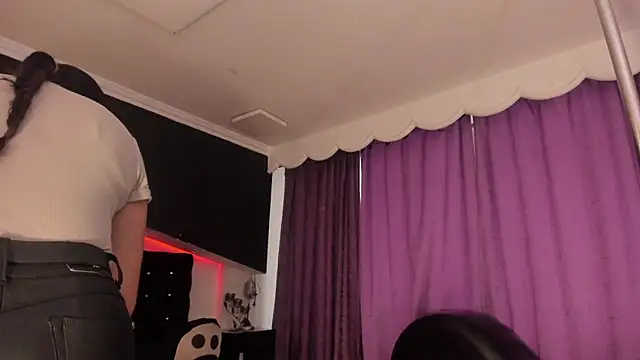 Coral_Gibson webcam