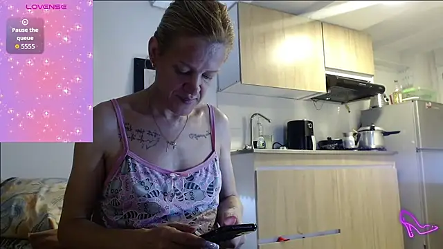 AllysonStonne live cam on StripChat