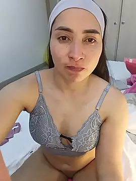ANGELY_WET_JEET webcam